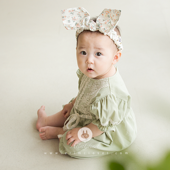 [4차제작] 싱그러운 꽃잎이 흩날리는 여름날에 우리 아가랑 :) - olive green lace point lovely cotton baby bodysuit