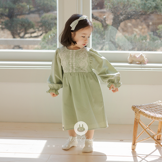 [11차제작] 싱그러운 꽃잎이 흩날리는 날에 쪼꼬미 손잡고 :) - olive green lace point lovely cotton baby dress