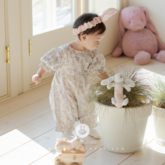 [3차제작] 아가랑 토끼가 가꾸는 작고 예쁜 정원에서 - rabbit &amp; flower lace baby cotton bodysuit
