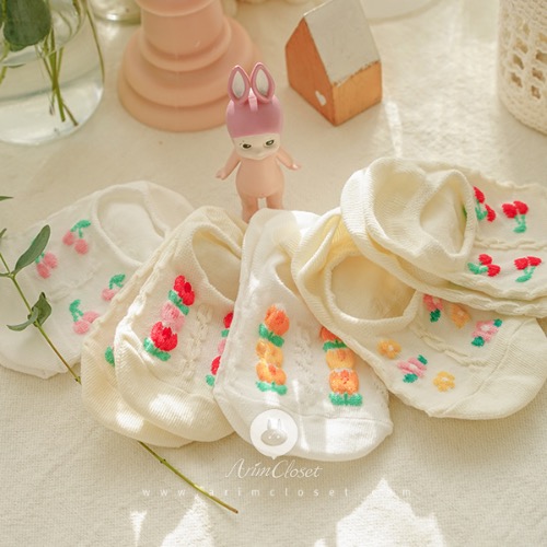[3차입고] 쪼꼬미 발에 귀여운 다섯가지 꽃들 -cherry, tulips, flowers cute baby socks (1ea)